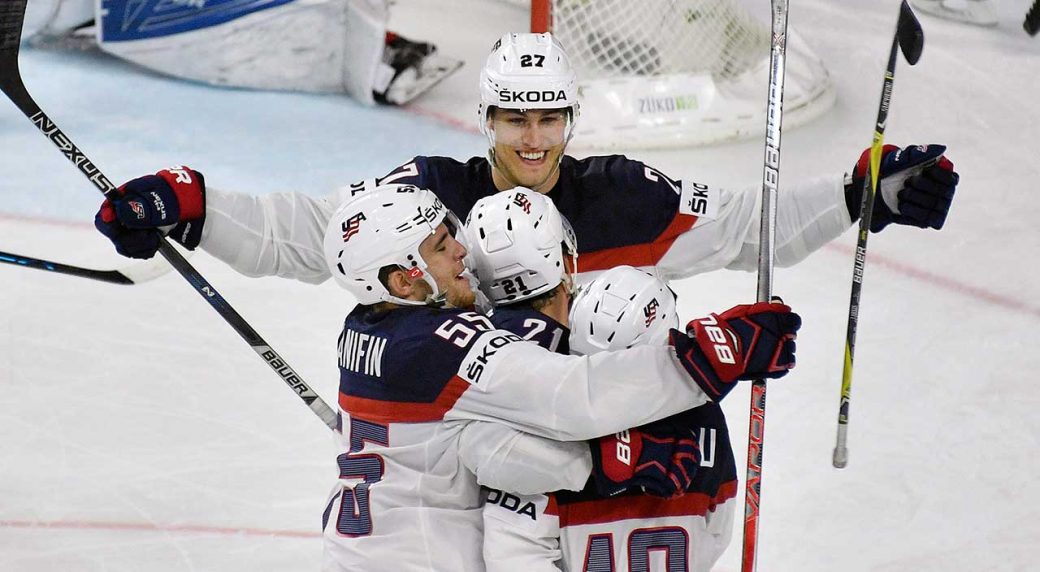 U.S. beats Russian Federation, tops pool at world championship