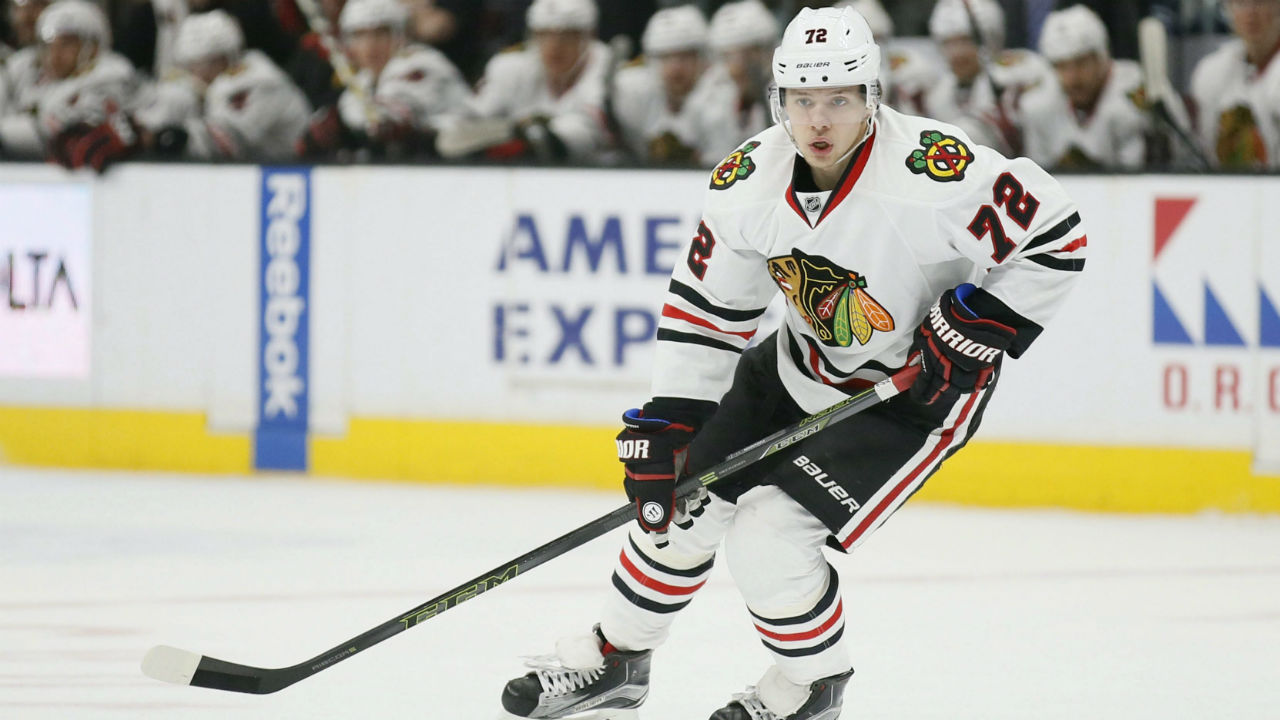 Blackhawks send Artemi Panarin to Blue Jackets for Brandon Saad