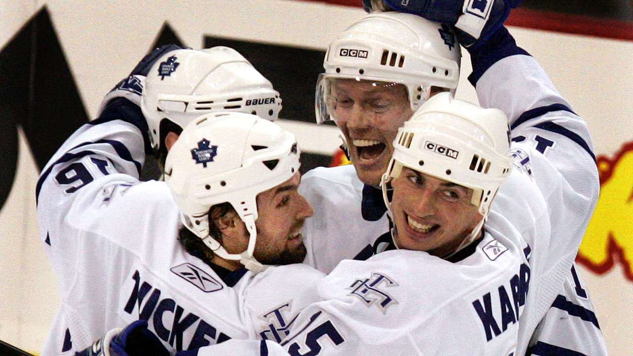 darcy-tucker-mats-sundin-tomas-kaberle-celebrates-goal